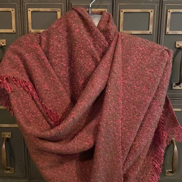 Steve Madden Scarf/Wrap - Picture 2 of 8